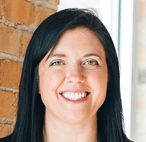 Sophie Hartwell, directora de servicio al cliente, retrato del equipo de atención